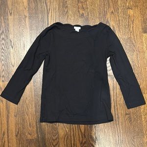 Black 3/4 sleeve scallop boatneck shirt.